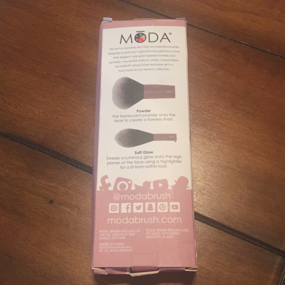 Moda Powder + Soft Glow Kit - Picture 2 of 4